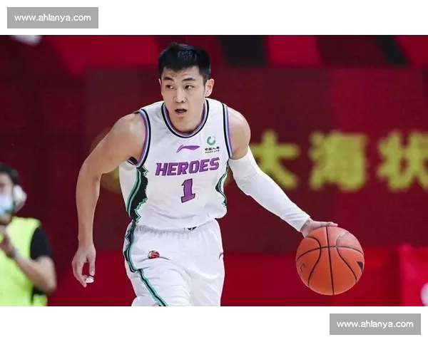 高诗岩落户济南！顶薪续约 + 全家扎根，“新泉城人” 开启篮球与生活双重新篇